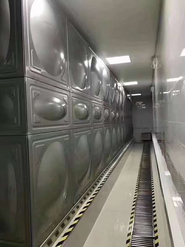 125立不锈钢水箱安装