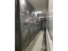 125立不锈钢水箱安装